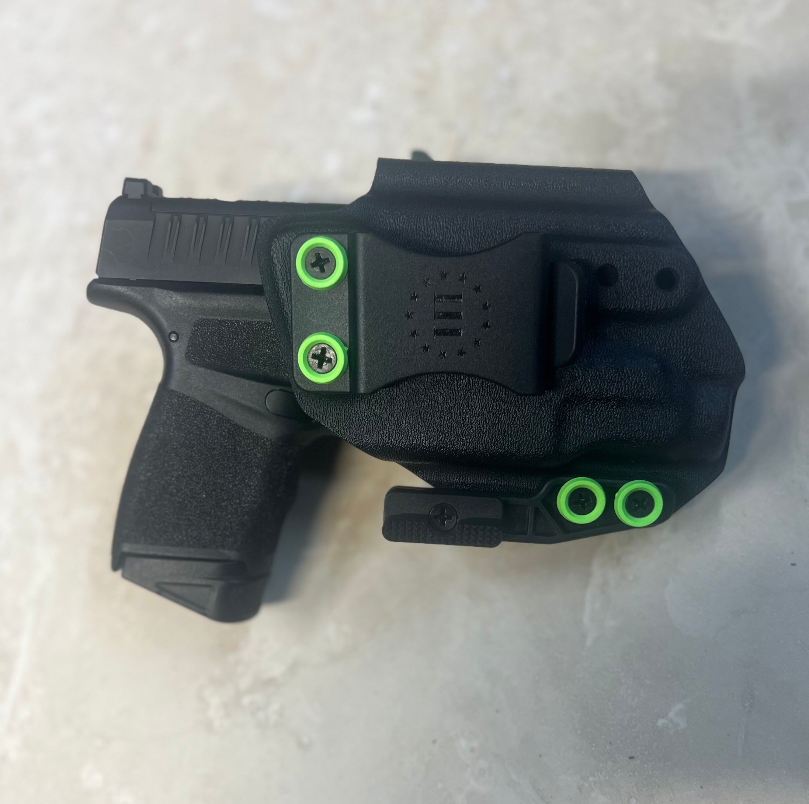 SPRINGFIELD HELLCAT- TLR7/ SUB IWB HOLSTER BLACK/ZOMBIE GREEN